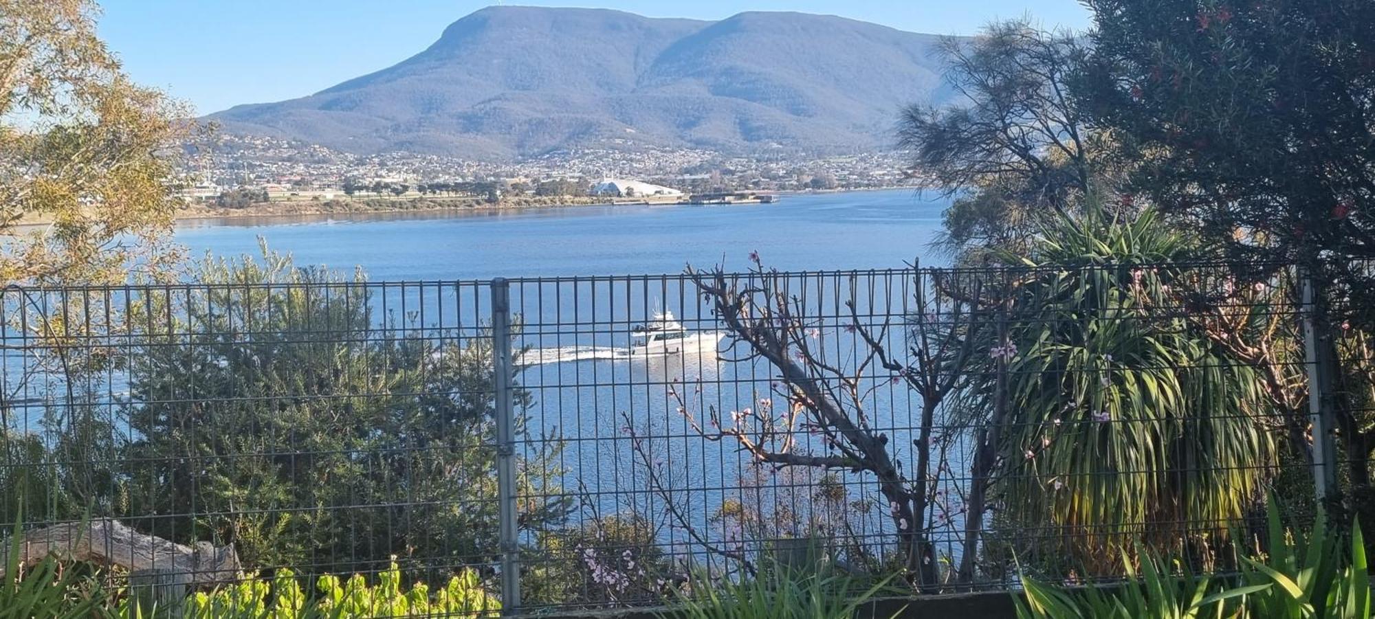 Waterfront Abode - 2 Bedrooms Hobart Esterno foto