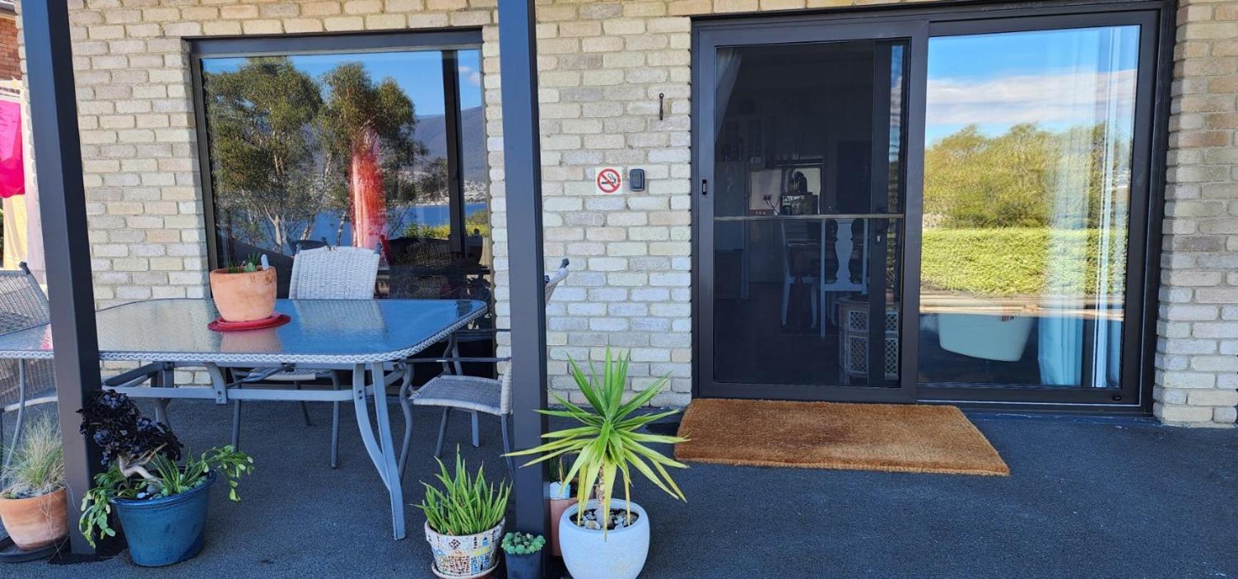 Waterfront Abode - 2 Bedrooms Hobart Esterno foto