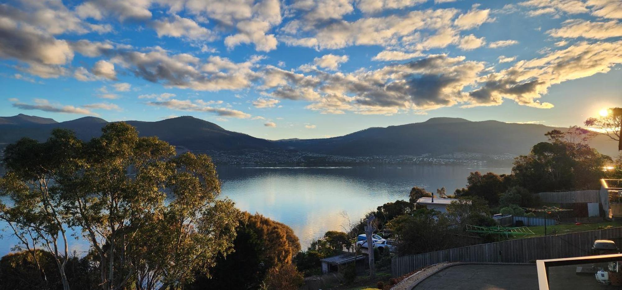 Waterfront Abode - 2 Bedrooms Hobart Esterno foto